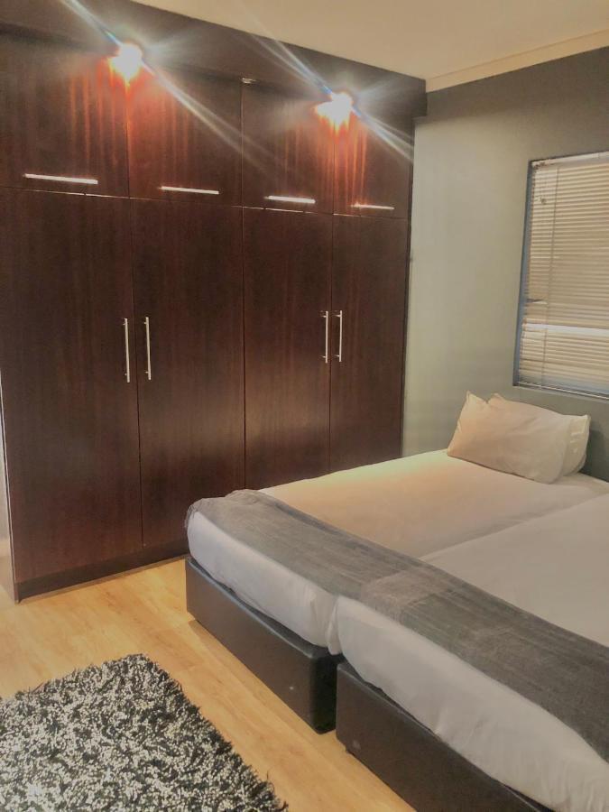 Icon Self Catering Apartment In Cape Town Near Waterfront And Cticc Exterior photo